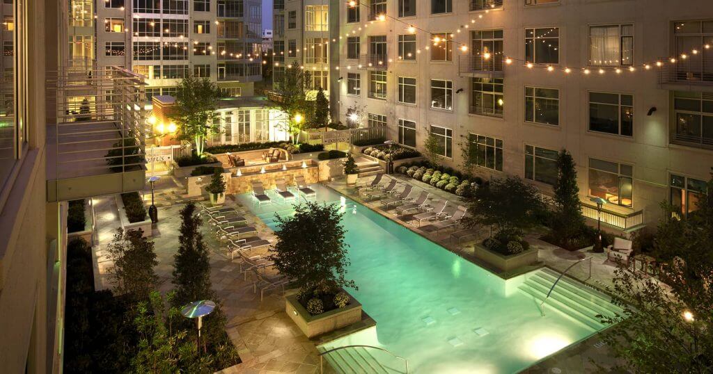 APARTMENT LIFE: DRESS UP YOUR OUTDOOR LIVING SPACE WITH BEAUTIFUL WHITE LIGHTING