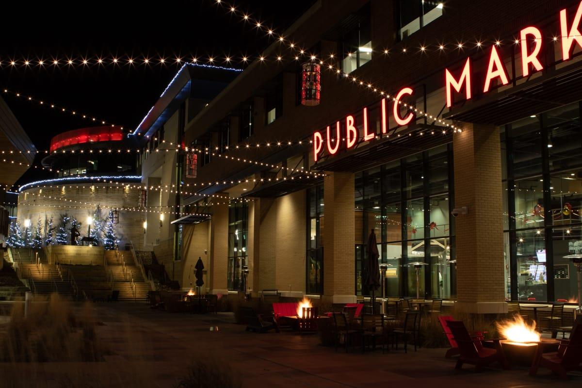 Retail Holiday Lights in Kansas City